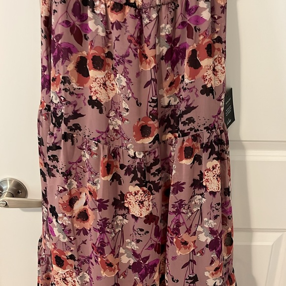 Never worn before floral dress - Picture 8 of 8